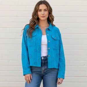 Gretty Zueger Turquoise Blue Eyelet Cropped Boxy Button Front Blazer Jacket med